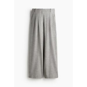 Pantaloni largi