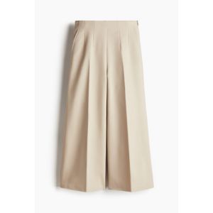 Pantaloni culotte cu pense in talie