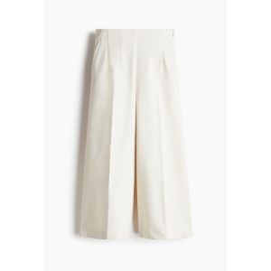 Pantaloni culotte cu pense in talie