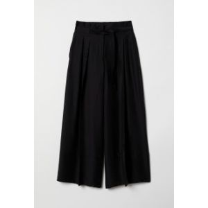 Pantaloni largi cu pliuri