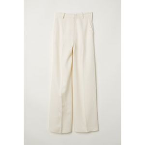Pantaloni largi