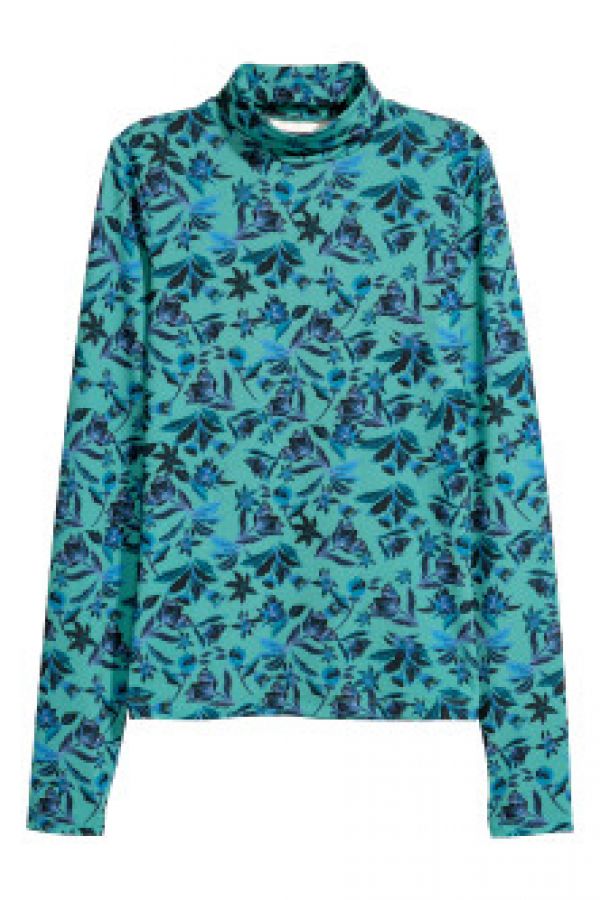  Bluza cu guler inalt si motiv