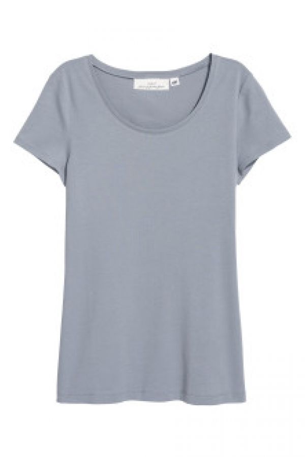  Tricou