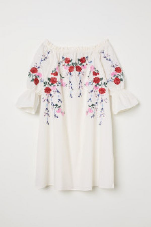  Rochie cu umerii goi