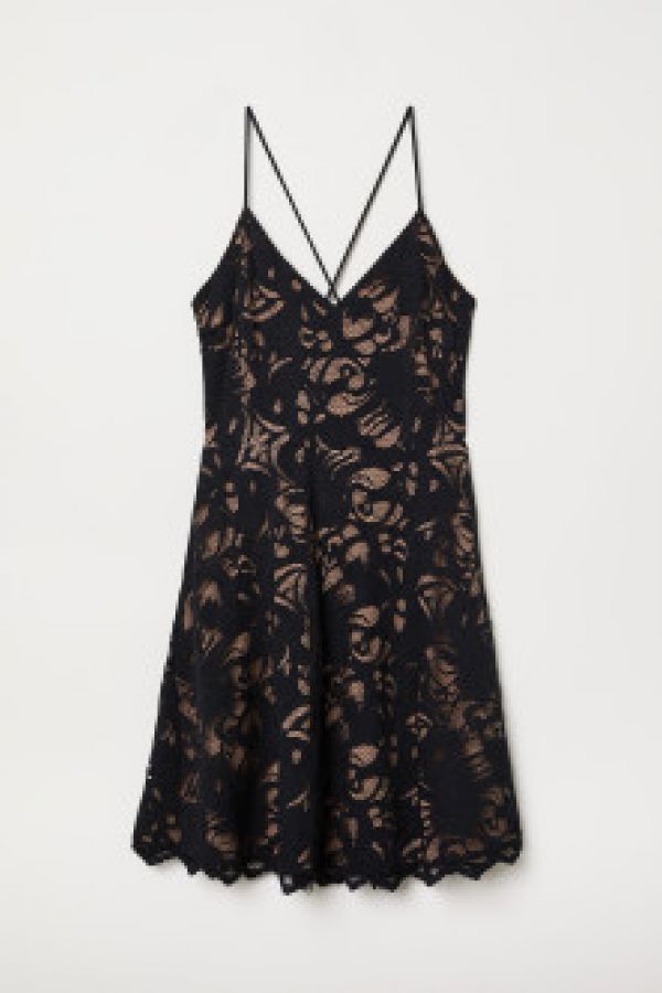  Rochie de dantela in V