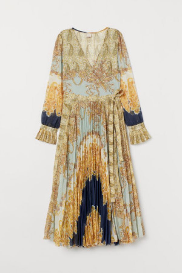  Rochie petrecuta in V