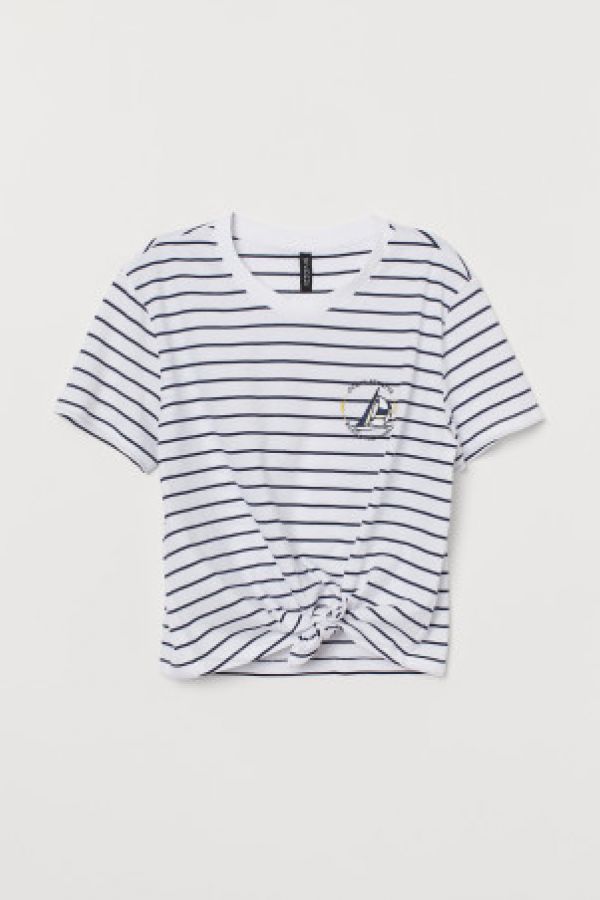  Tricou cu nod la baza