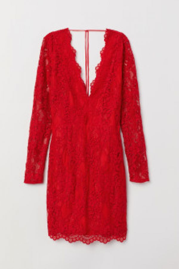  Rochie de dantela in V