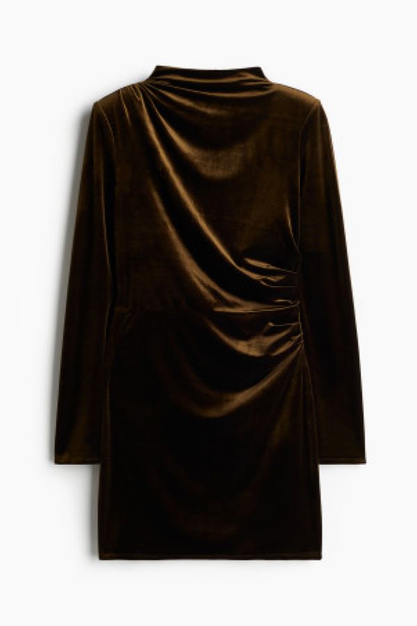  Rochie mini cu pernite la umeri