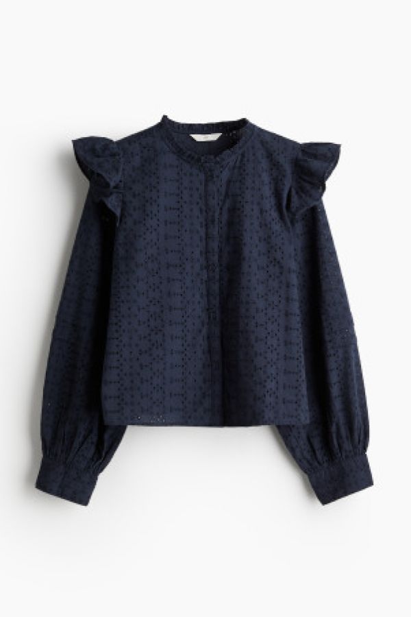  Bluza cu broderie englezeasca