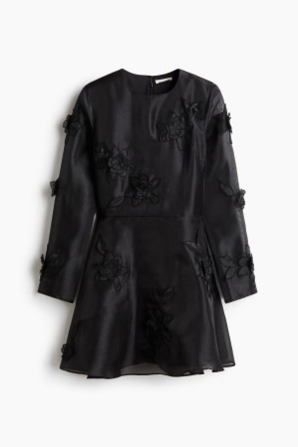  Rochie din organza cu aplicatii