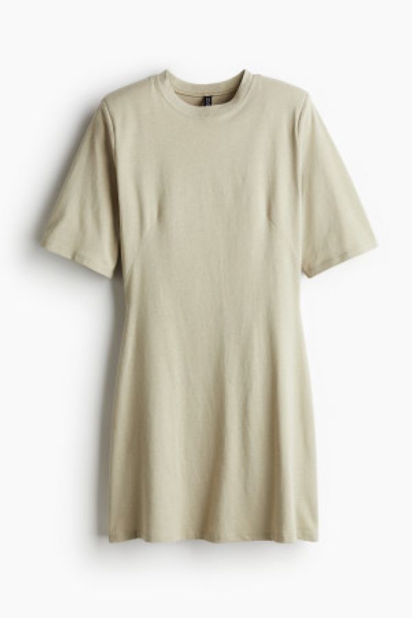  Rochie-tricou cu pernite la umeri