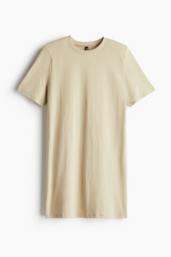  Rochie-tricou cu pernite la umeri