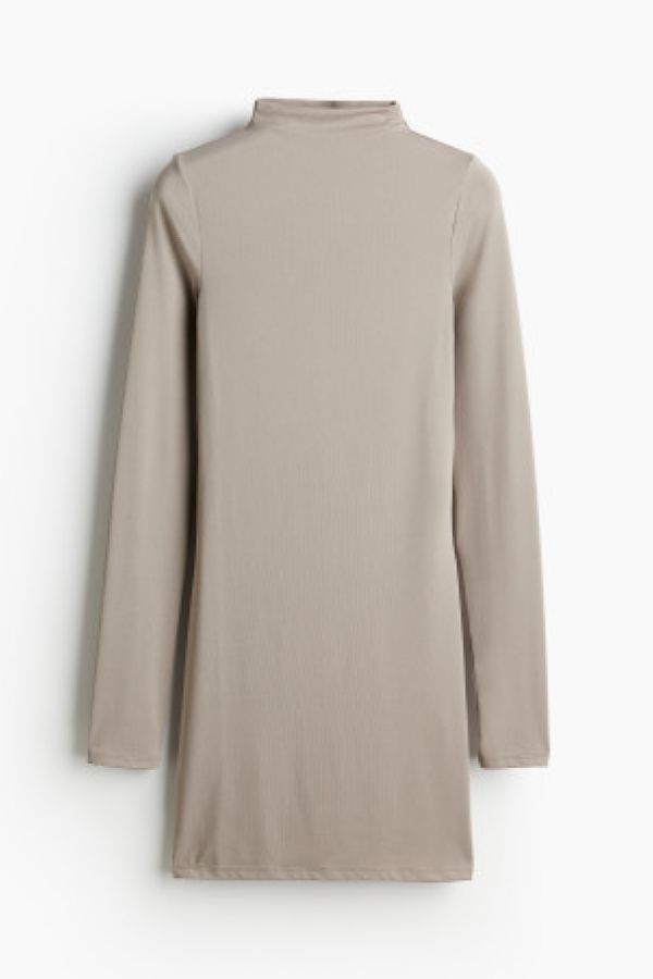  Rochie mini cu guler inalt