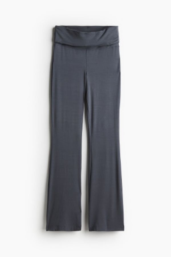  Pantaloni evazati din jerseu