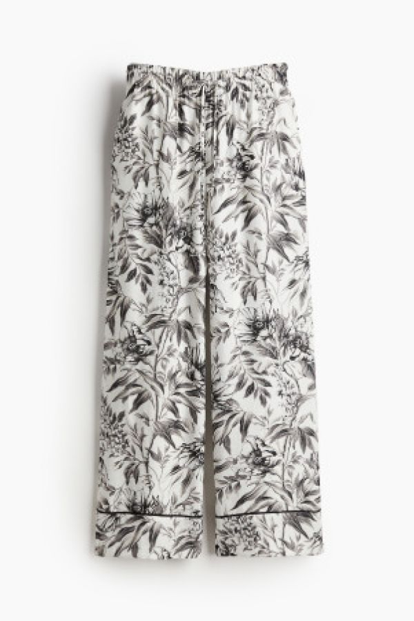  Pantaloni largi cu elastic in talie