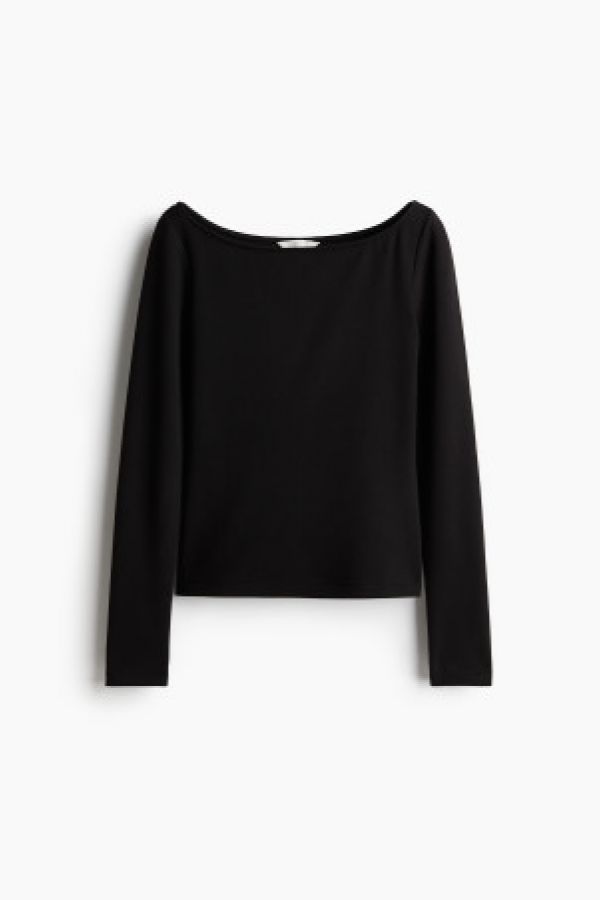  Bluza cu decolteu-barcuta