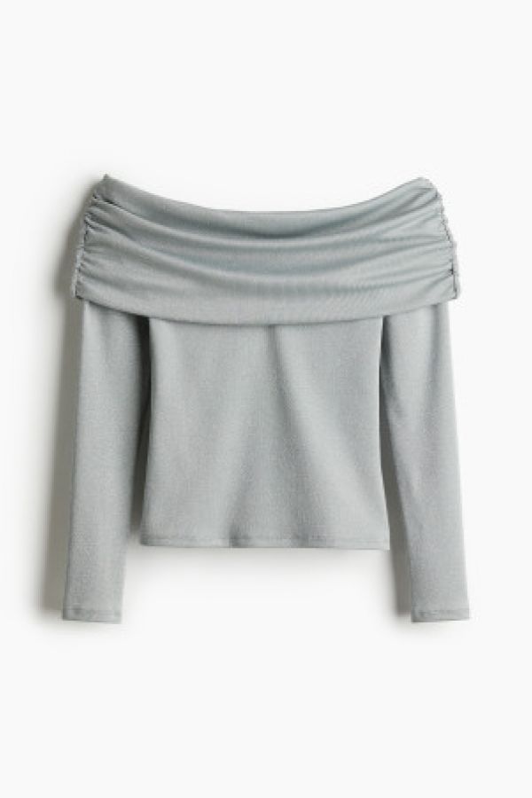  Bluza cu umerii goi incretita