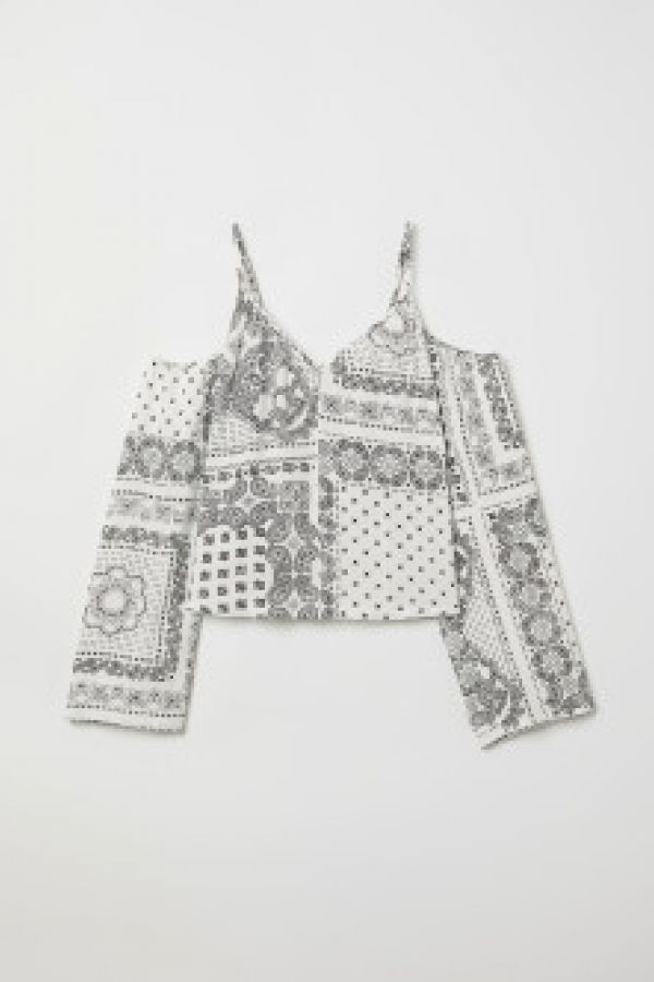  Bluza cu umerii goi