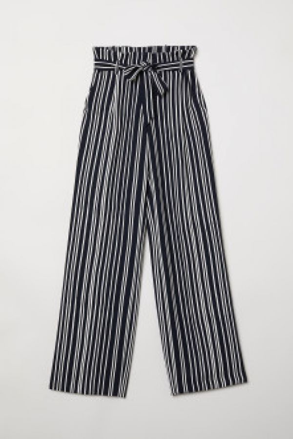  Pantaloni cu pliuri in talie